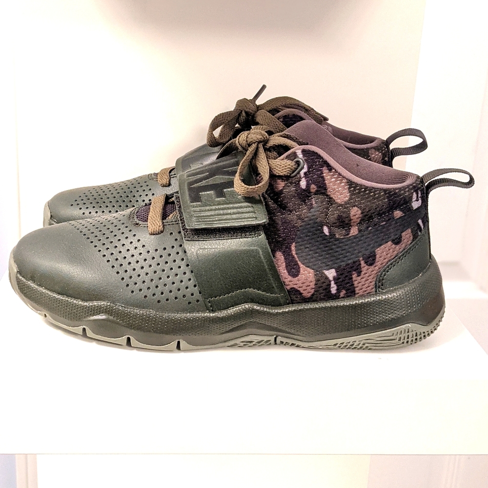 Nike Camo Boys 5y Or Women's 6 1/2